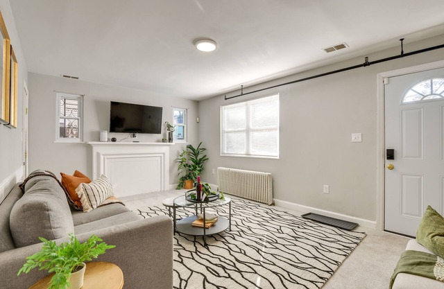Washington, DC, Area Apartment 8 Mi to Downtown!