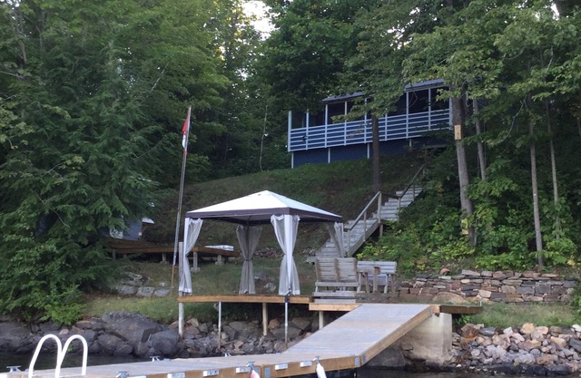 Water access Island Cottage in sheltered cove