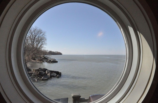Water front, Private, Luxury, Romantic Sunsets, Pool, Close To Centre And Shaw.