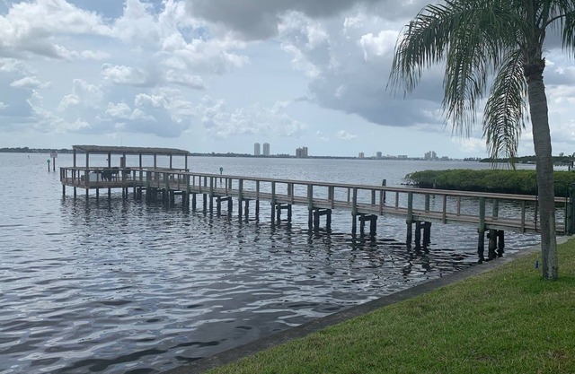 Water's Edge at Admiralty Yacht & Racquet Club