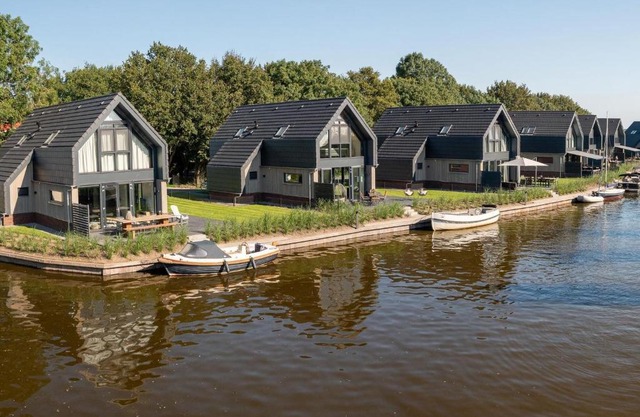 Water Villa in Balk by Slotermeer Lake