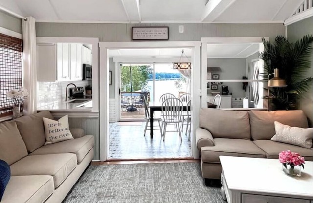 Waterfront 3br Cottage - Paddle, Fish, Sand, Sun!