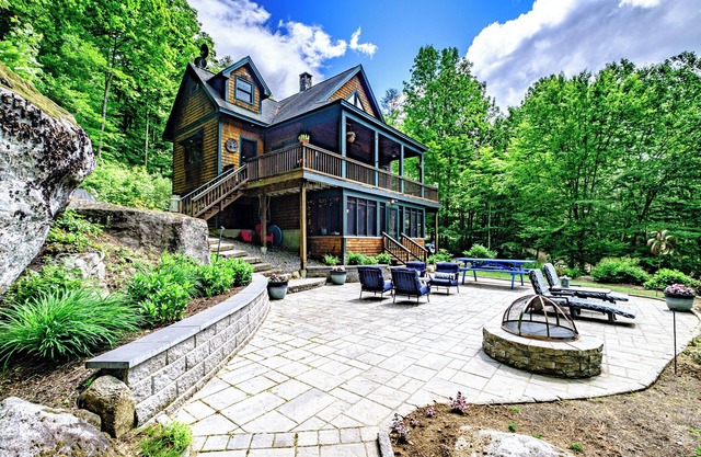 Waterfront 4-bedroom home on South Pond, Greenwood