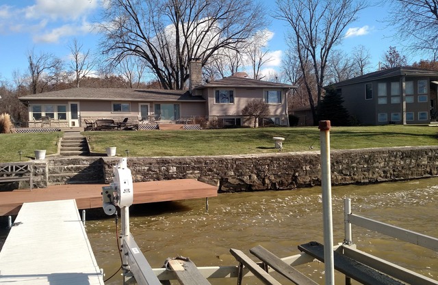 Waterfront 5 Bedroom Lakehouse with Private Dock on Indian Lake