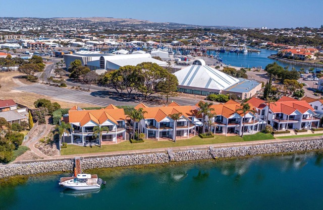 Waterfront apartment, located in the centre of Lincoln Cove Marina Port Lincoln