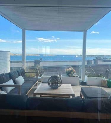 Waterfront apartment