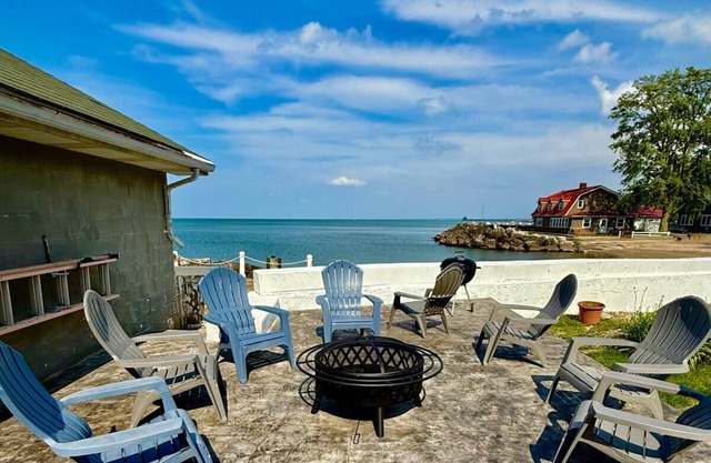 Waterfront Beach Home-3Bdrms/2Bth-close to everything!