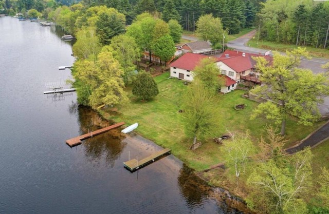 Waterfront Cabin, Hot tub, Sandy Shoreline, Siren, WI.
