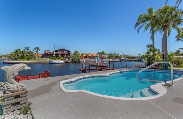 WATERFRONT Canal Home w/Private Pool-BEAUTIFUL VIEWS