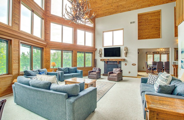 Waterfront Central Wisconsin Cabin w/Indoor Pool!