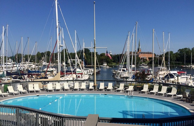 Waterfront Condo- Eastport Annapolis- Next to Spa Creek Draw Bridge & AYC