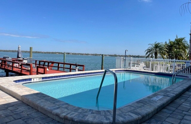 Waterfront Condo With Spectacular View