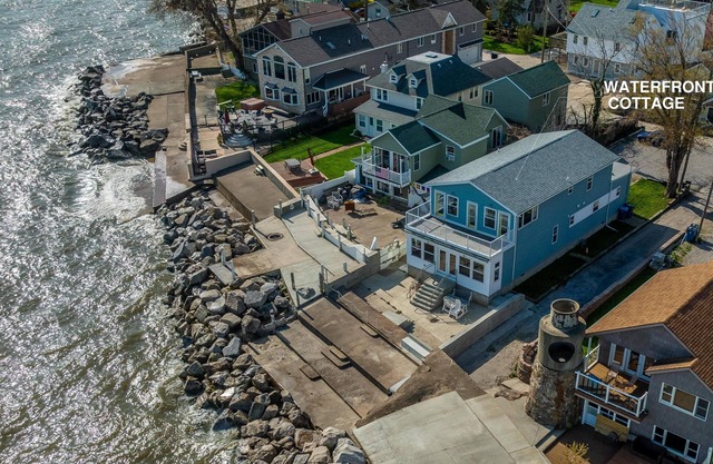 Waterfront Cottage on Lake Erie