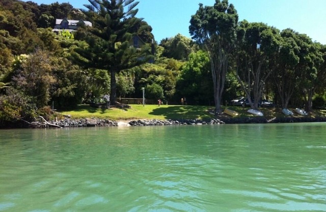 Waterfront cottage, Te Wahapu Bay, Russell.