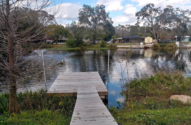 WATERFRONT COTTAGE w/ACCESS TO WEEKI WACHEE RIVER & GULF FRESHLY REMODELED!