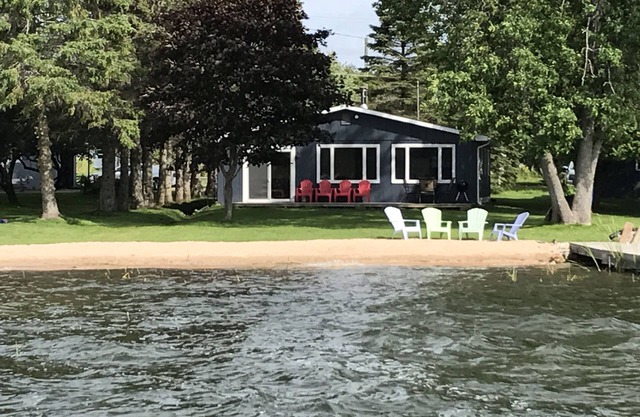 Waterfront Cottage w/dock in Les Chenaux Islands, Cedarville MI