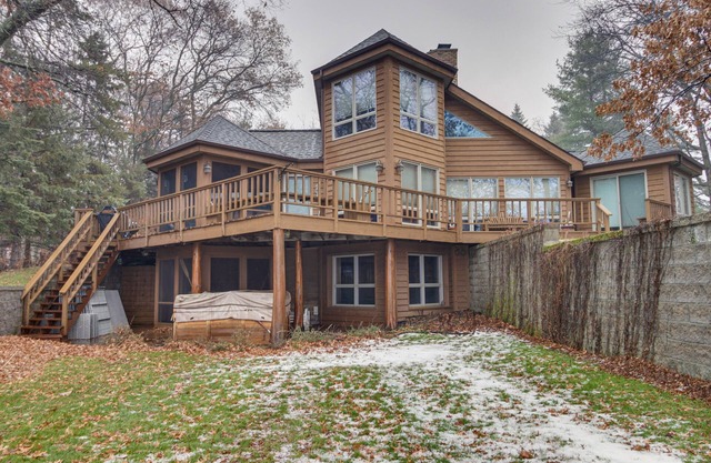 Waterfront Crosslake House: Ideal Winter Escape!