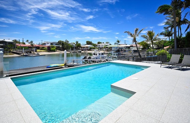 Waterfront Delight - Pool, Aircon ZG8
