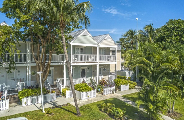 Waterfront Duck Key Villa - Sleeps 6