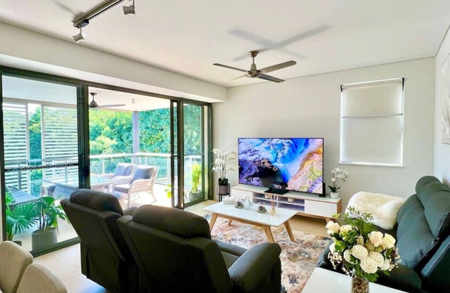 Waterfront Escape (2 bedrooms)