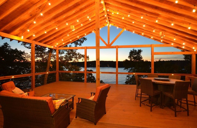 Waterfront|Few stairs|Kayaks|Firepit|Games|EV