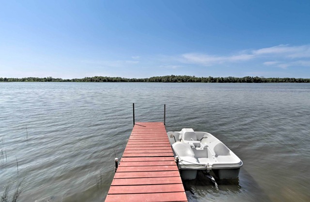 Waterfront Getaway on Erickson Lake w/ Kayaks