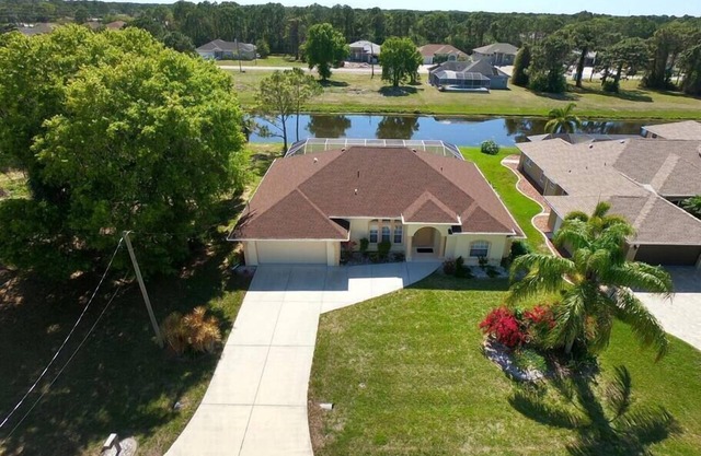 Waterfront Haven: SW Facing Pool and Spa #10