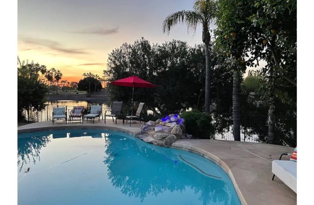 Waterfront & heated Pool Resort 18th Hole golf view, 2 king beds