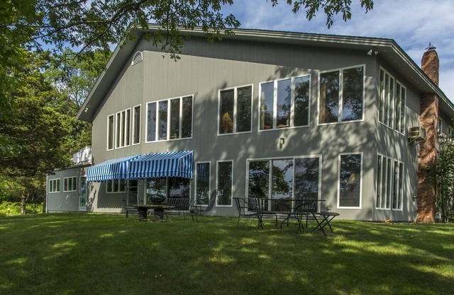 Waterfront Home on Beautiful Shelter Island w/Large Deep Water Dock