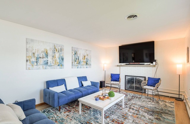 Waterfront Home w/Game Room: 4 Mi to Le Claire!