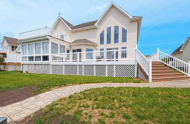 Waterfront Home with views of OC Skyline!