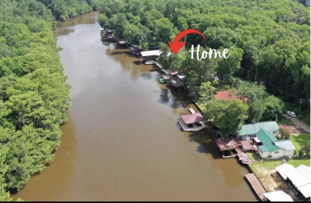WATERFRONT House - 4 BR/3 Kayaks/Hot Tub/Table Pool/Desk