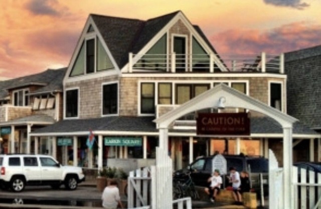 Waterfront in the heart of Watch Hill