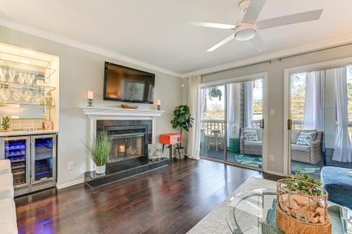 Waterfront Lake Norman Retreat with Pool Access!