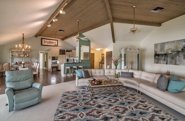 Waterfront NW Bradenton; dolphins, amenities, exotic birds.