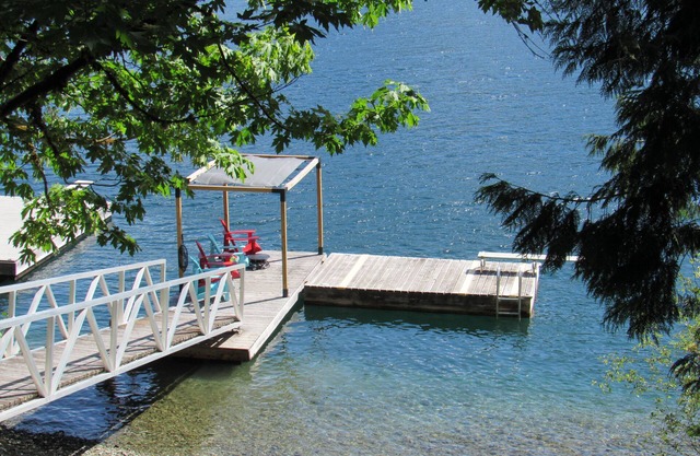 Waterfront on Lake Cowichan - Available from October 15, 2025.