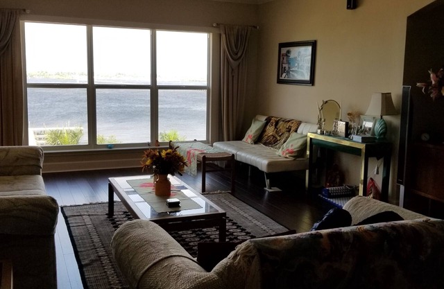 Waterfront Paradise condo