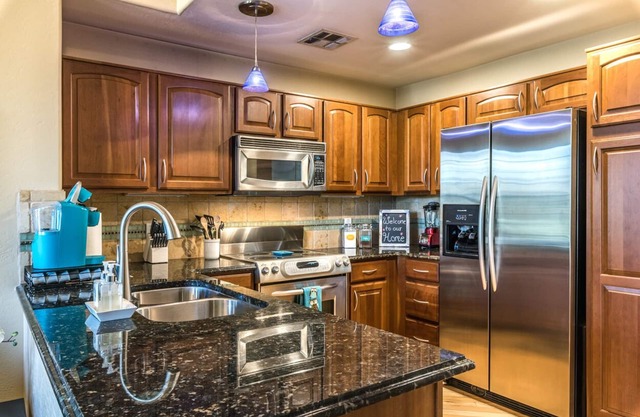 Waterfront Paradise - Sleeps 8 - Gated Lake Community!
