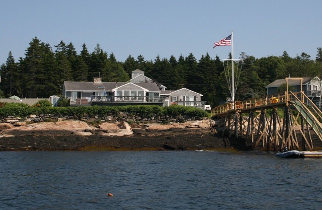 Waterfront, Pool, Hot Tub, Decks, Beach, Sunsets