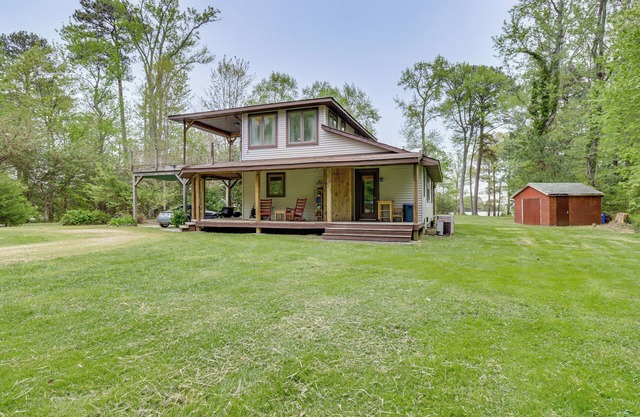 Waterfront Ridge Retreat Cabin on St Jeromes Creek