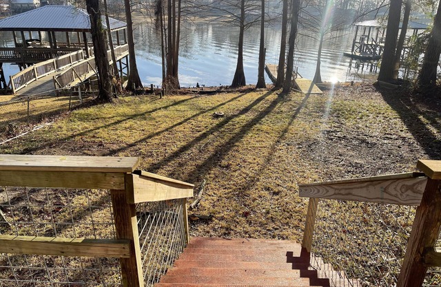 Waterfront two bedroom cottage with ample parking