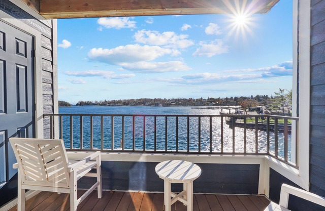 Waterfront View Condo | Pool, Hot Tub, Sauna | Newly Renovated | Sleeps 4