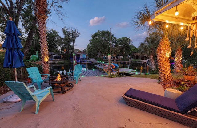 Waterfront w access to the Weeki Wachee River & Gulf of Mexico - Dog Friendly!