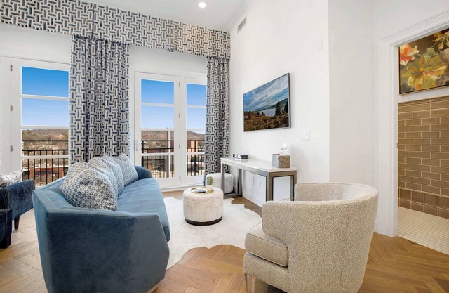Wayfinder | On Dickson Street | Unmatched Views!