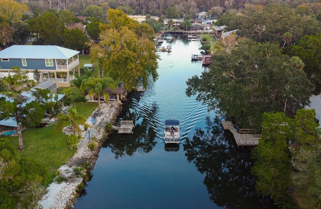 Weeki Wachee Fish Camp-Waterfront