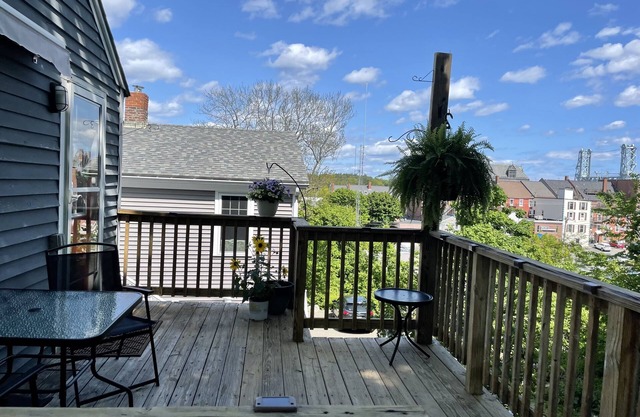 Welcome to Downtown Hillside Haven! Updated 19th c. colonial in historic Bath