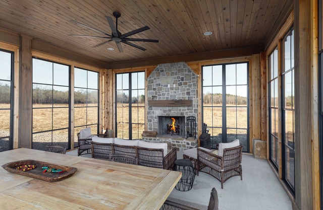 Welcome to High Cotton.3BR/2B newly built hunters get away
