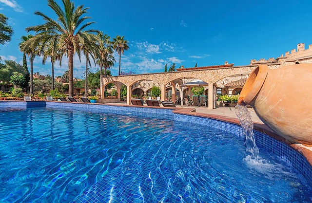 Welcome to Holiday Villa Bellissimo Castell Bohio, WIFI, POOL, AC,BBQ,PKING.