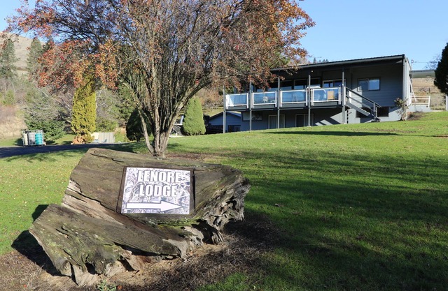 Welcome to Lenore Lodge, located along the wild & scenic Clearwater River.