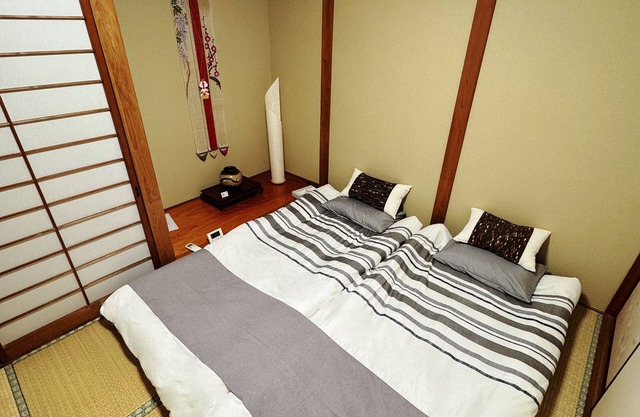 Welcome to our guest house offering a traditional Japanese architectural style and stay experience.